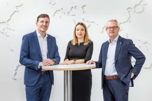 The Sto Executive Board (from left): Jost Bendel, Désirée Konrad, Rainer Hüttenberger.
Photo: Martin Baitinger / Sto SE & Co. KGaA