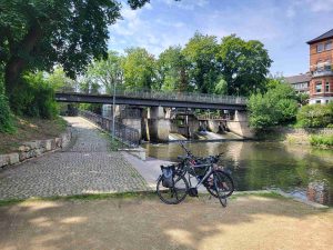 Gesamtaufnahme vom Petriwehr an der Braunschweiger Oker, Baujahr 1821 und noch heute genutzt, wurde zwischen 2019 und 2022 umfassend saniert.