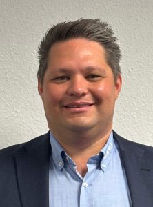 „Mit zwei Bauteilen lässt sich jedes Retentionsdach realisieren, weil Drosselablauf und Anstauhöhe bauseits eingestellt werden“, sagt Florian Otto, Technischer Berater von Loro.